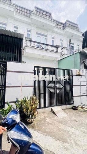 Nhà Sạch Sẻ DT 100m2 1Trệt 1Lầu 3Pn 3Wc Sân Xe Máy Gần Chợ Đường