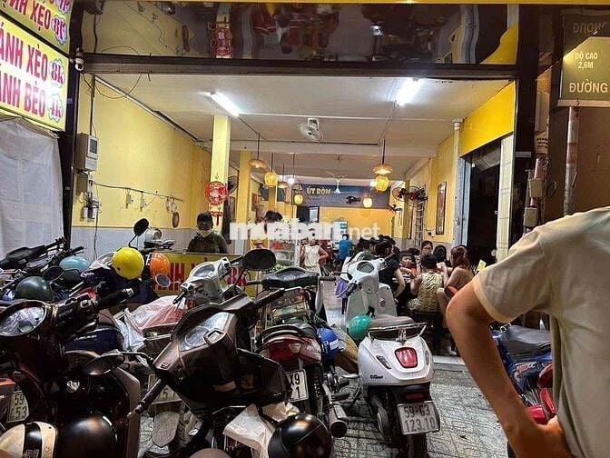 mặt bằng kinh doanh 80m2 góc 2 mặt diện đường  Quang Trung