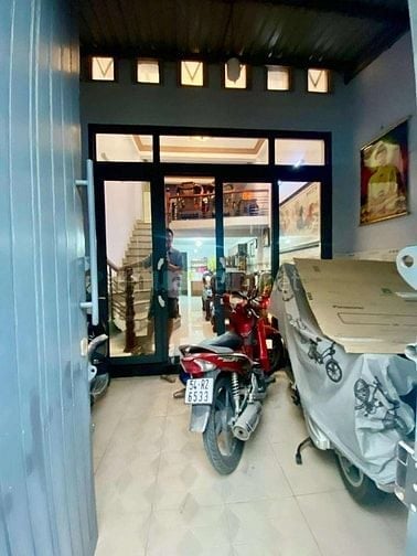 NHÀ 3 TẦNG MỚI- 1/ HUỲNH THỊ HAI - HẺM XE OTO 7 CHỖ ĐẬU CỬA 