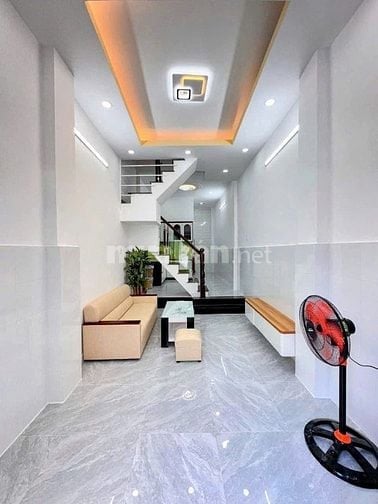Nhà ngộp Trịnh Đình Trọng, Tân Phú / 64m2 / 2 tỷ 590 triệu / sổ riêng