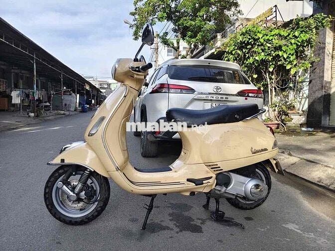 Vespa FI 3vie . 213 biển sg ngay chủ ký xe cọp