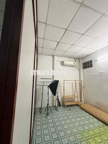 Phòng trống cho nam thuê (nhà nguyên căn hiện có 2 người, chỗ ở riêng)