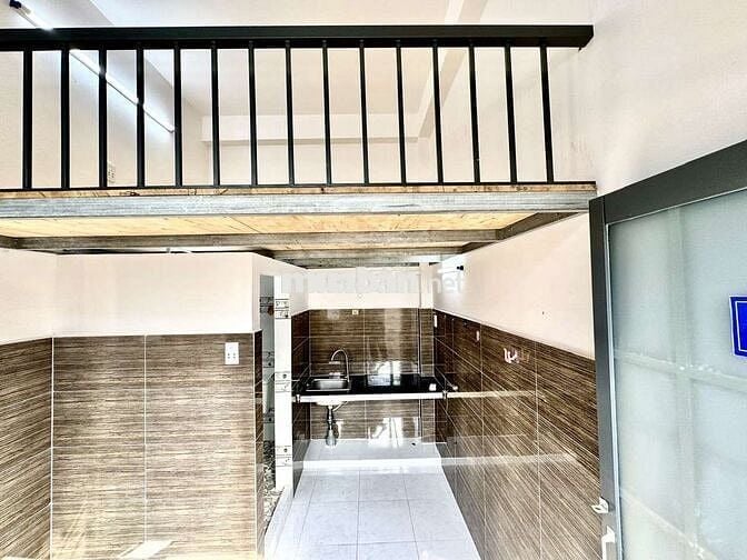 CHO THUÊ PHÒNG CÓ GÁC GIÁ RẺ SÁT NGÃ TƯ GA, GẦN DH NGUYỄN TẤT THÀNH
