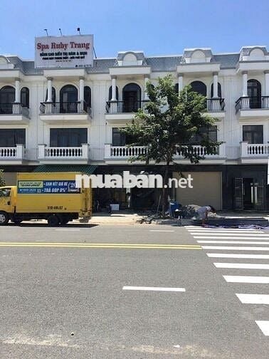Bán gấp căn shophouse nằm ngay mặt tiền 22m giá chỉ 1ty200