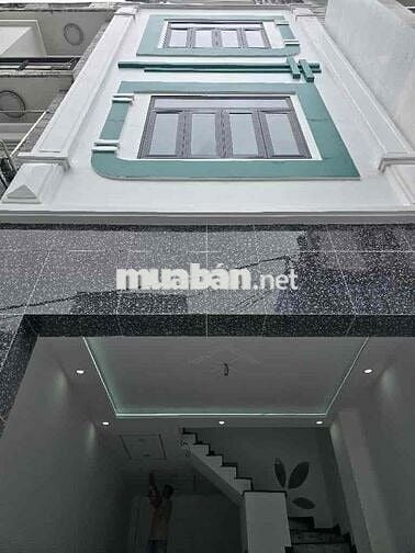 bán nhà 3 tầng 40m2 - 3PN - ngay chợ bình trị đông - bình tân