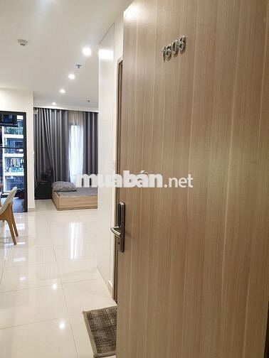 Cho thuê căn hộ Studio đồ cơ bản liền tường tại Vinhomes giá 6,5tr/th