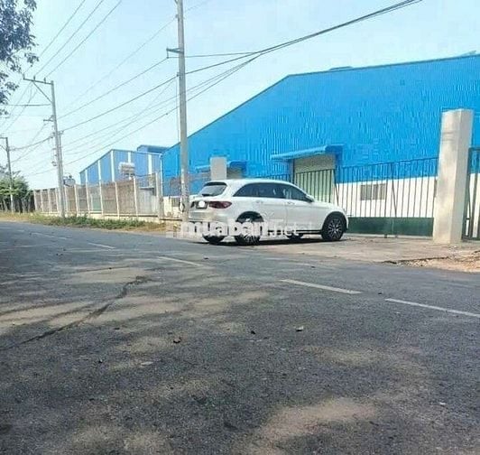 Xưởng Bán 8.000m² có nguồn thu nhập 250tr/tháng giá 44,5 tỷ.