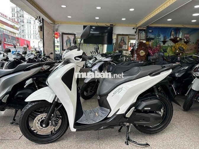 SH 150i 2017 Trắng Đen Sporty BSTP Chính Chủ