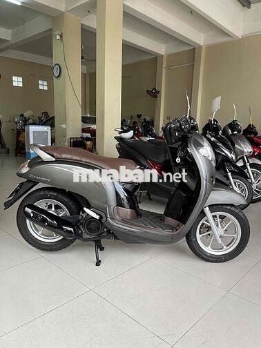scoopy. mẫu cũ. máy sin im . áo đẹp ko trầy