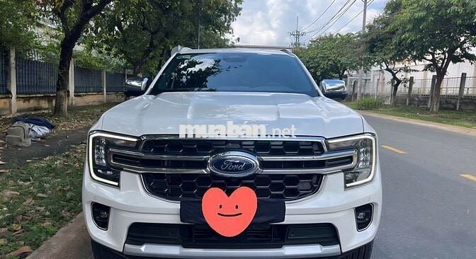 Ford Everest 2024 Titanium 2.0 AT 4x2 - 9000 km