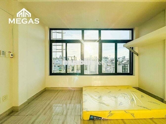 Phòng Đẹp Cửa Sổ Nội Thất Đầy Đủ Mới Xây Ngay Trường Đại Học Văn Lang