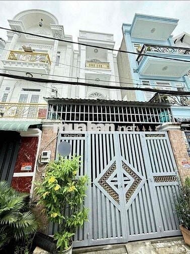 Nhà Phố 3 Lầu 4x18m SHR, 4PN, Ô Tô Đậu Cửa, Gần Metro Gò Vấp – Q12