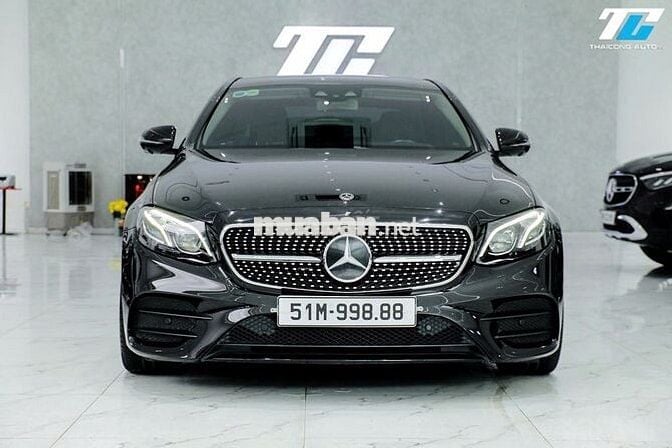 Mercedes Benz E Class 2019 E300 AMG - 37000 km