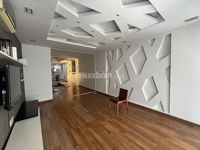 Cần bán sớm nhà Linh Lang,~ 80m2, lô góc, 3 thoáng, trước sau như 1 