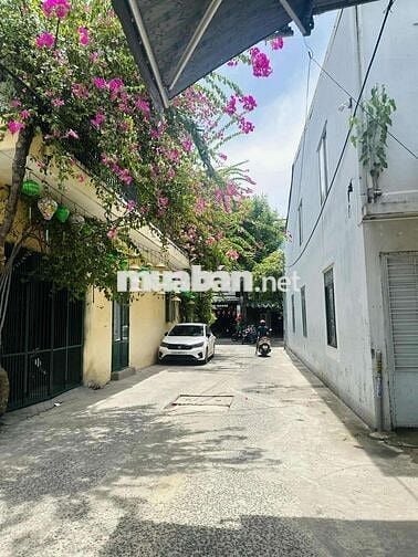 Cần bán nhà kho / Xưởng khu vực bến xe