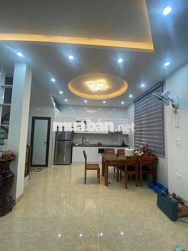 Căn góc siêu đẹp dân xây ở có việc cần bán hơn 4 tỉ