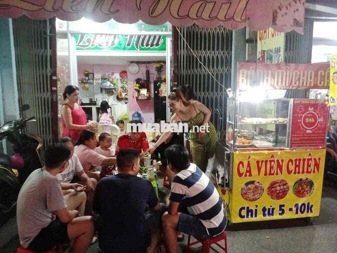 Cần sang lại mặt bằng bán bánh mì và trà chanh