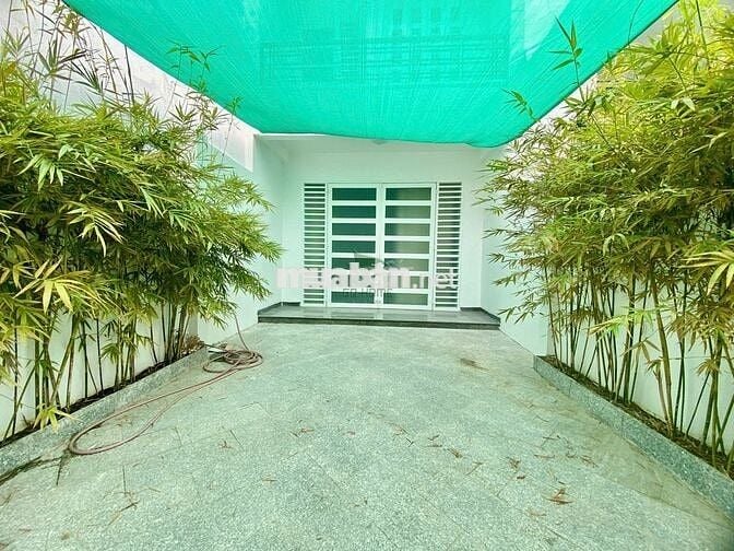 CHO THUÊ NHÀ CÓ SÂN VƯỜN 3 PHÒNG NGỦ HẺM Ô TÔ ĐƯỜNG HOÀNG DIỆU