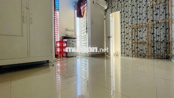 Quận 3 còn phòng tiện nghi thoáng mát trong nhà mặt tiền có thang máy
