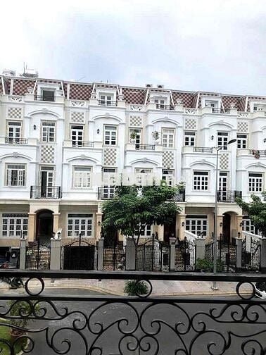 CHO THUÊ NHÀ 4TẦNG LITTLE VILLAGE PHẠM VĂN ĐỒNG SÁT GIGAMALL THỦ ĐỨC