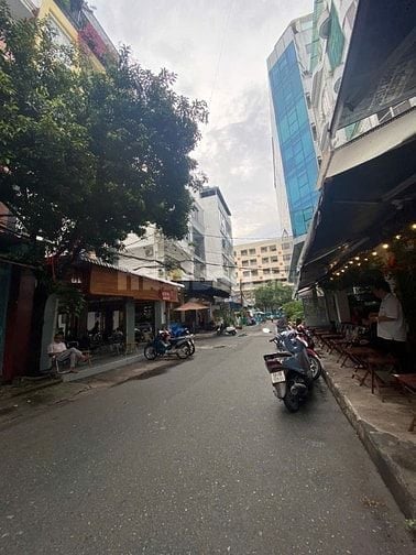 Bán nhà MTNB Sư Vạn Hạnh. DT 4x16m, 5 tầng