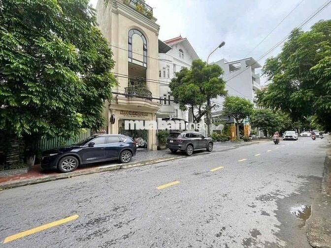 Bán đất mặt đường Hoàng Thế Thiện 100m Đông Nam vị trí đẹp
