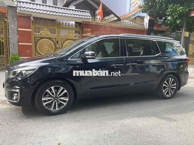 Kia Sedona 2018 2.2L DATH - 90000 km