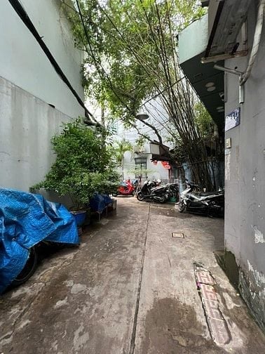 Giảm giá 100tr, chính chủ cần bán nhà CMT8 quận 3