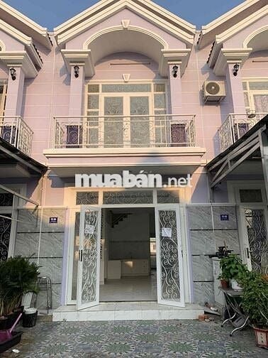 Cho thuê nhà lầu 3PN 120m Sân đậu xe hơi