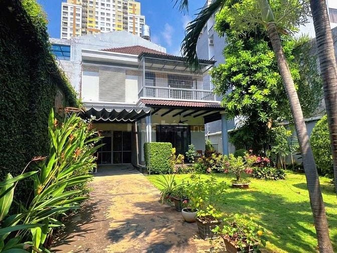 Biệt thự sân vườn VIP Thảo Điền – 308m², hợp đồng thuê 2.500 USD/tháng