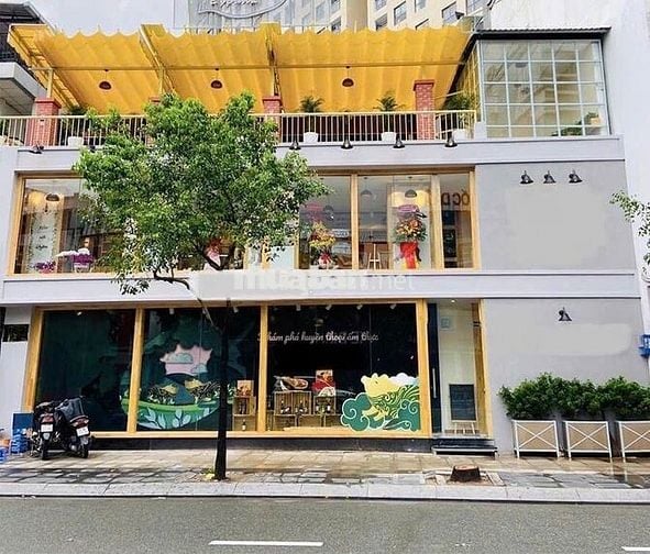 ĐƯỜNG ĐI SÂN BAY, NGANG14M, NHÀ ĐẸP SỐ 165 NGUYỄN VĂN TRỖI Q.PHÚ NHUẬN