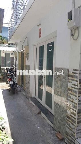 nhà 1 lầu 1pn 1wc có máy lạnh tủ lanh đ 16 gần bình triệu