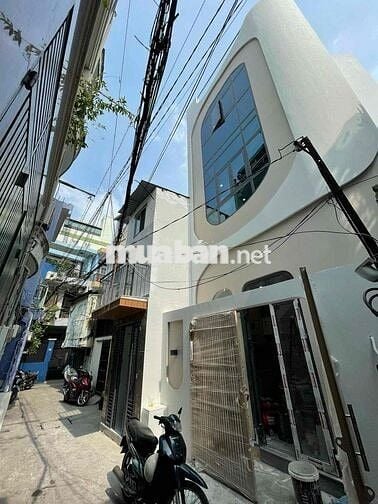 Cần tiền bán gấp nhà shr giá rẻ 3tầng hẻm3m thông ko lộ giới quy hoach