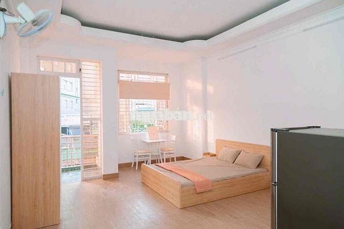 Cho Thuê Căn Hộ BanCol Ngay Ngã Tư Hàng Xanh , Hutech,UEF , Gần Quận 1