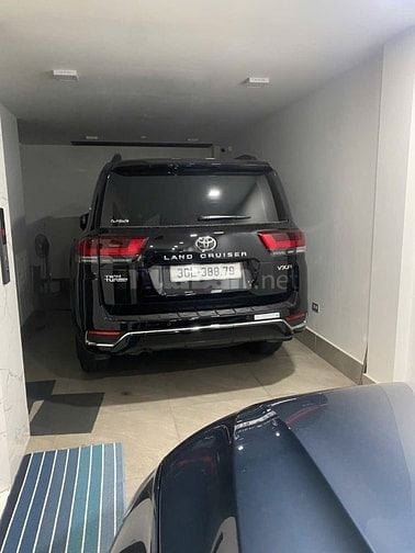 LC 300 đăng ký 10-2024  mầu đen nội thất kem 