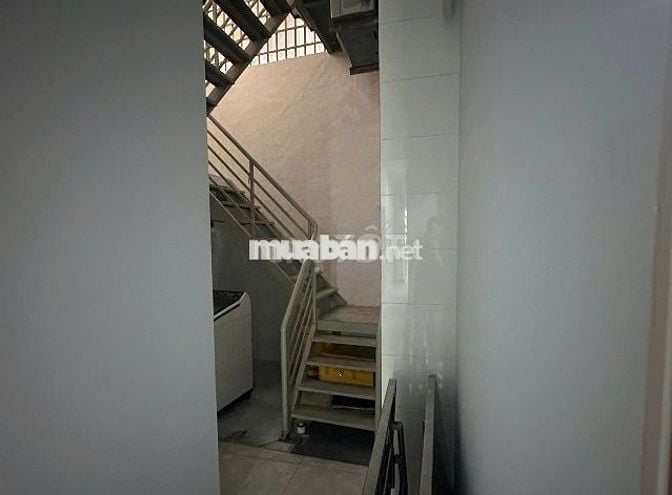 nhà bán hẻm xe hơi đường dương đức hiền DT 8,2x30 đúc 1 trệt 4 lầu
