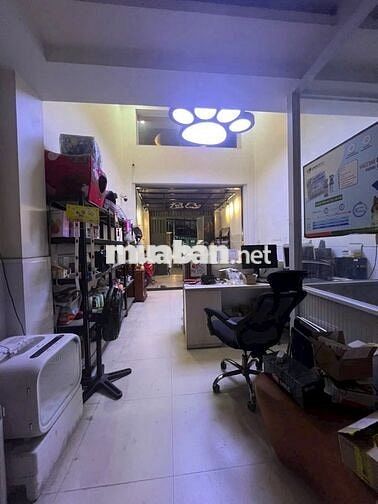 Mặt Bằng kinh doanh rộng  gần trường học