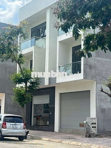 Nhà Phố liền kề, 1 trệt 2 lầu, 4 phòng ngủ tại Thuận An chỉ từ 1 tỷ 3