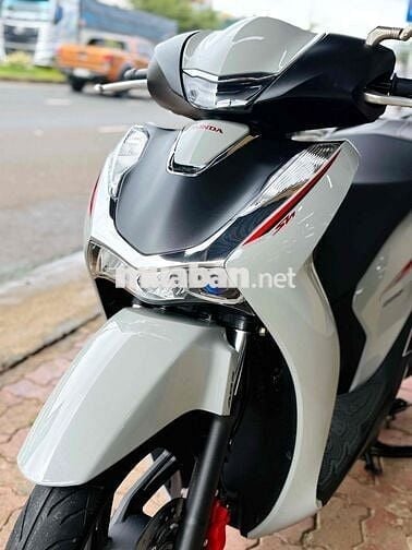 Thanh lý SH 160i Abs đk 2024 xám xi măng