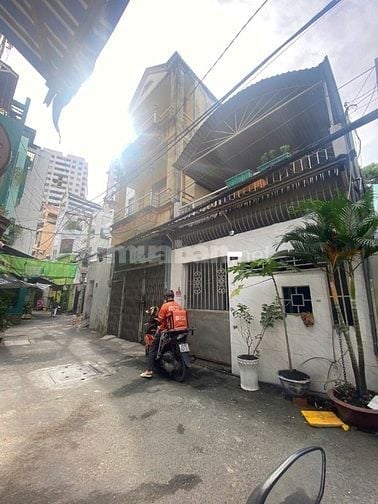 Bán gấp nhà riêng 3PN, 2WC, 97m2 cực hiếm tại Lê Văn Sỹ, Q3, HCM