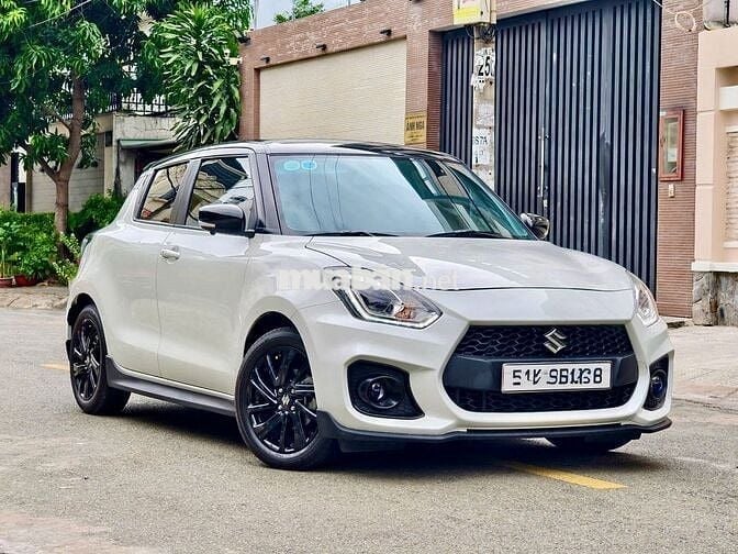 Siêu lướt - Suzuki Swift 2023 - odo chưa tới 12k