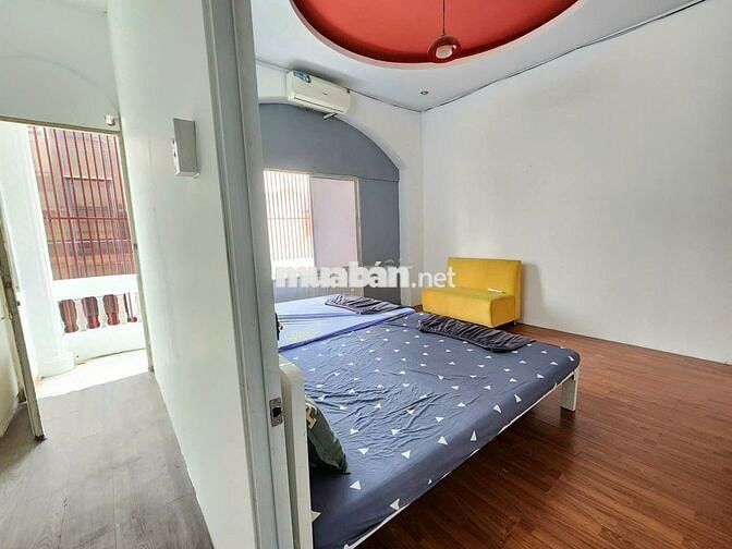 CHO THUÊ CĂN HỘ CÓ GÁC, CHDV 2 PN RỘNG 60M2, BẾP, WC RIÊNG GẦN SÂN BAY