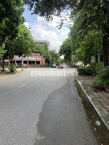 Chính chủ cần bán 55m đất tái định cư Thạch Bàn, đường 13m vỉa hè