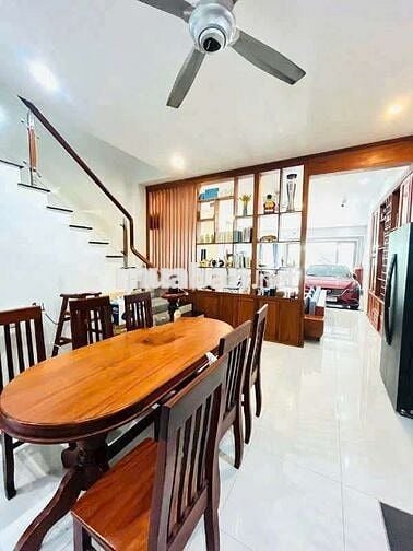 NHÀ CHO THUÊ:
TRỆT 2 LẦU MỚI ĐẸP
- FULL NỘI THẤT - KDC HỒNG LOAN