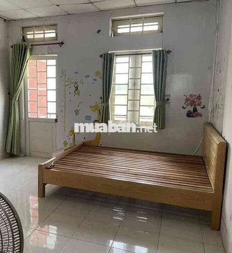 Cho thuê tầng lầu 4x15m, có 2 phòng ngủ, bếp, 1wc