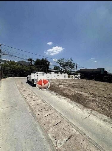 Kẹt tiền cần bán gấp lô đất 7x18 đường bê tông phường Kim Dinh
