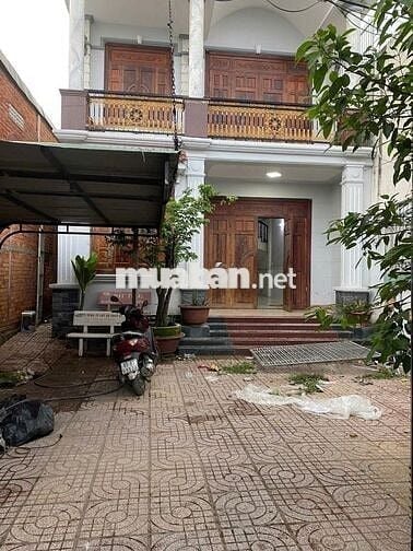Cho thuê Nhà 8 triệu 4 phòng ngủ có sân đậu ô tô