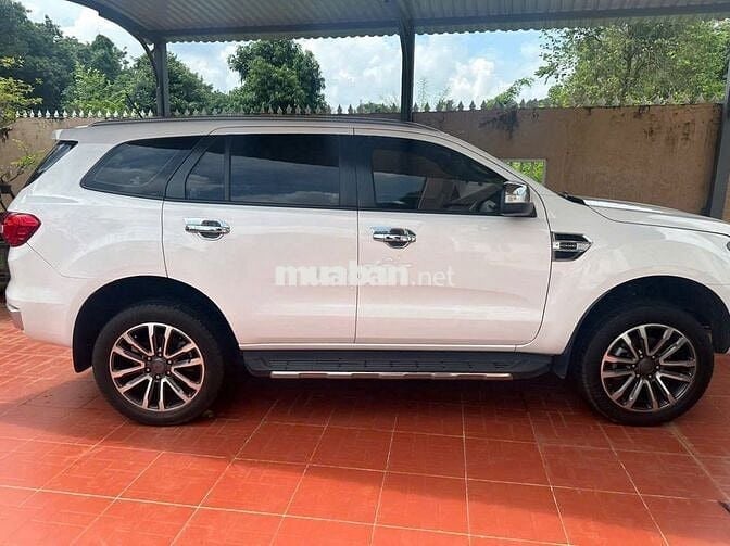 Ford Everest 2019 Titanium 1 cầu xe gia đình