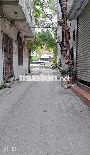 BÁN ĐẤT TẶNG NHÀ 2 TẦNG CHỈ 4,37 TỶ NGUYỄN VĂN CỪ- GIA THUỴ
