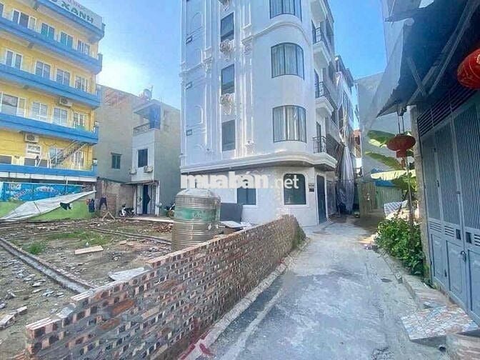 Bán 30m2 đất ngõ 14 Kẻ Tạnh, Giang Biên. 4,2 tỷ